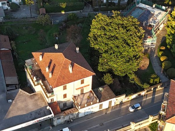 casa indipendente in vendita a Verbania in zona Intra