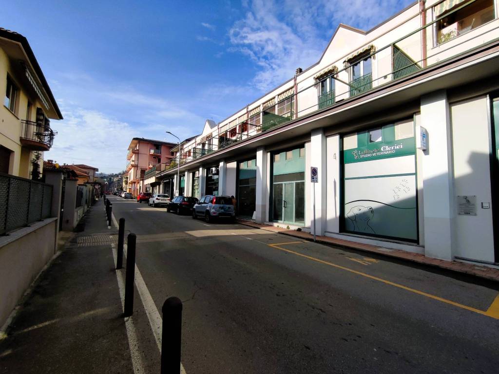 negozio in vendita a Verbania in zona Intra