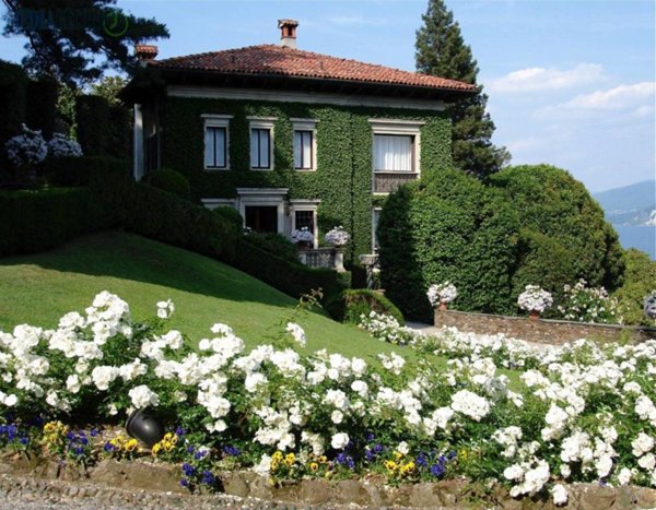 villa in vendita a Verbania in zona Intra