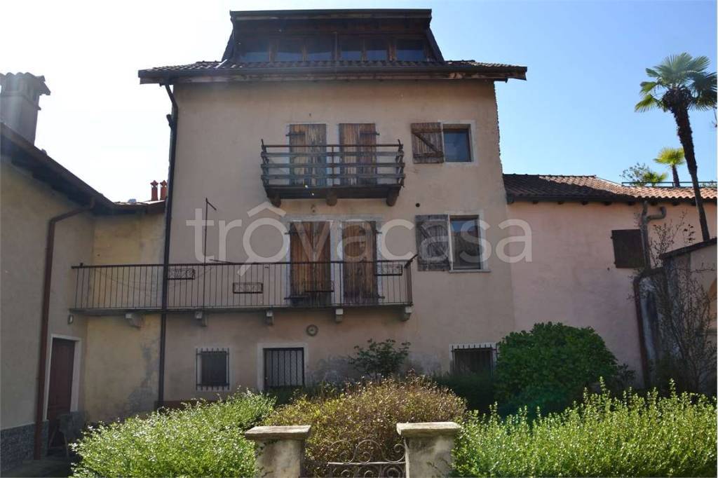 appartamento in vendita a Verbania in zona Unchio