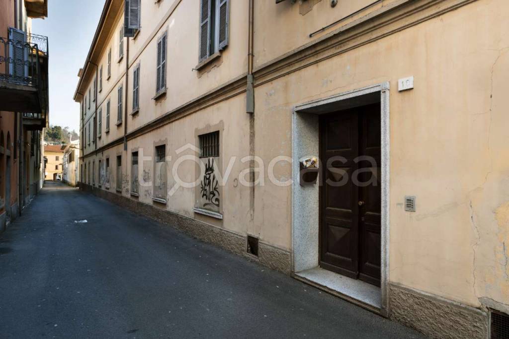 appartamento in vendita a Verbania in zona Intra