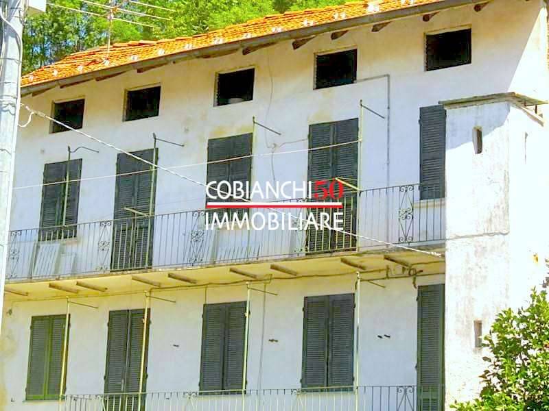 casa indipendente in vendita a Verbania in zona Possaccio
