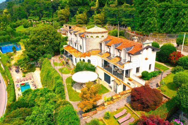 casa indipendente in vendita a Verbania in zona Suna
