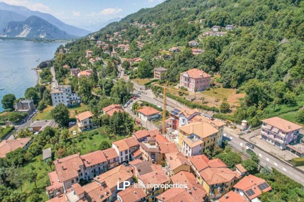 appartamento in vendita a Verbania in zona Suna