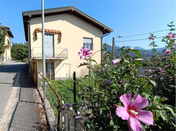 casa indipendente in vendita a Verbania in zona Monterosso