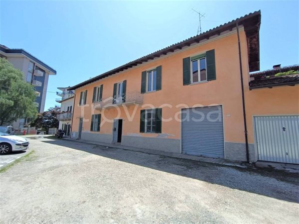 casa semindipendente in vendita a Verbania in zona Pallanza