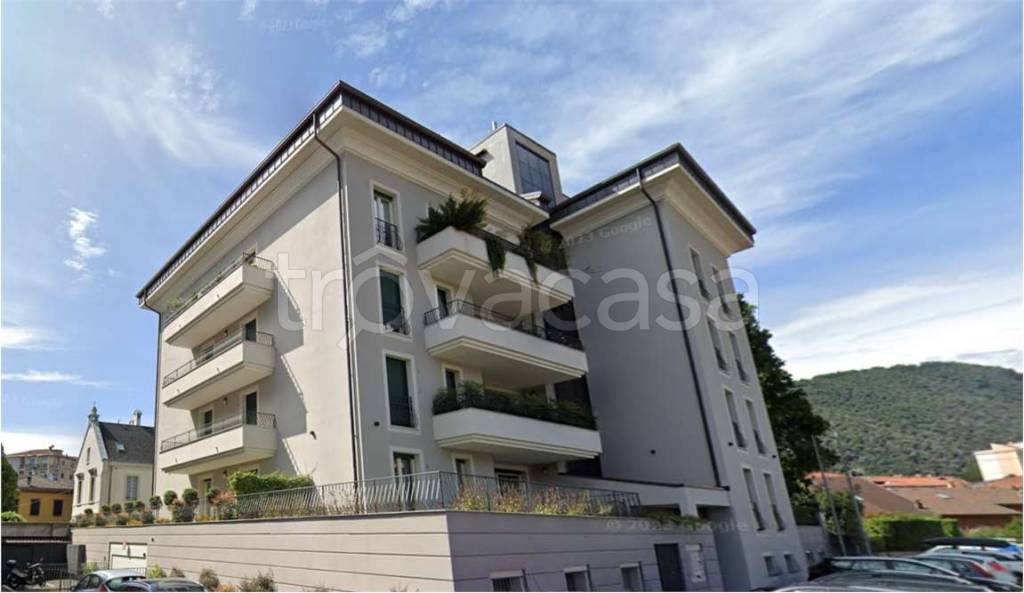 appartamento in vendita a Verbania in zona Intra