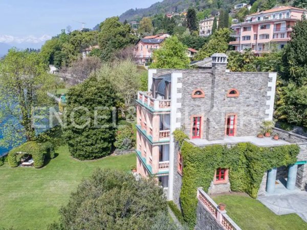 casa indipendente in vendita a Verbania in zona Centro Città