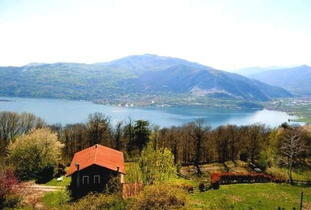 intera palazzina in vendita a Verbania in zona Intra