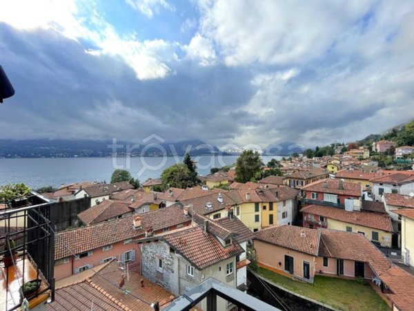 appartamento in vendita a Verbania in zona Suna