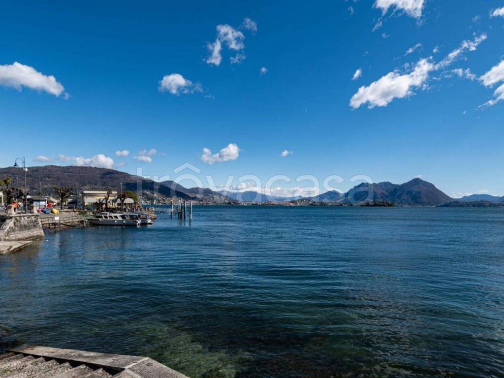 negozio in vendita a Verbania in zona Pallanza