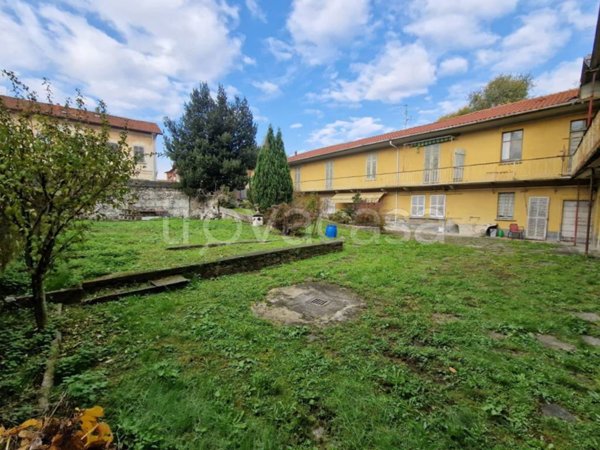 casa indipendente in vendita a Verbania in zona Intra