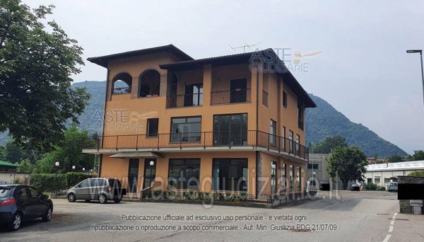 appartamento in vendita a Verbania in zona Trobaso