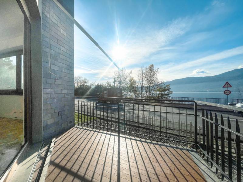 casa indipendente in vendita a Verbania in zona Suna