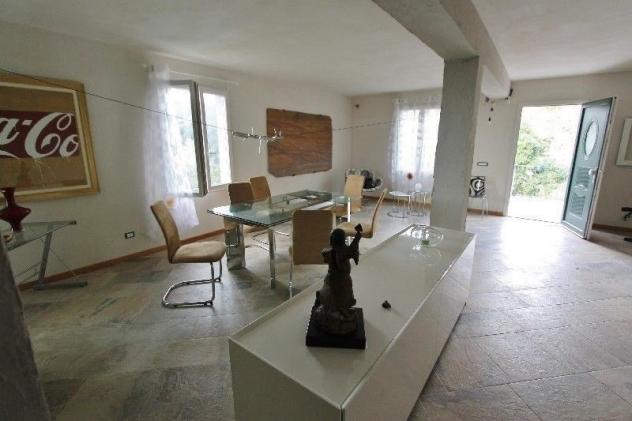 casa indipendente in vendita a Verbania in zona Monterosso