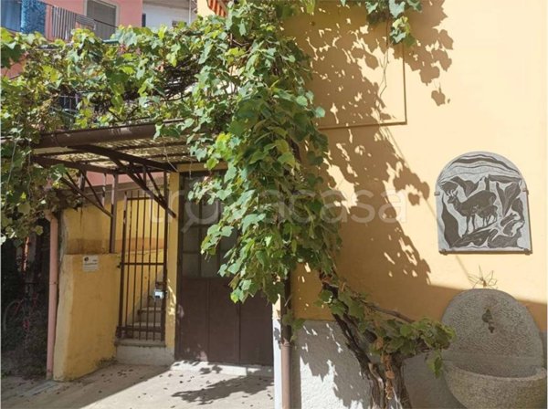 casa indipendente in vendita a Verbania in zona Intra