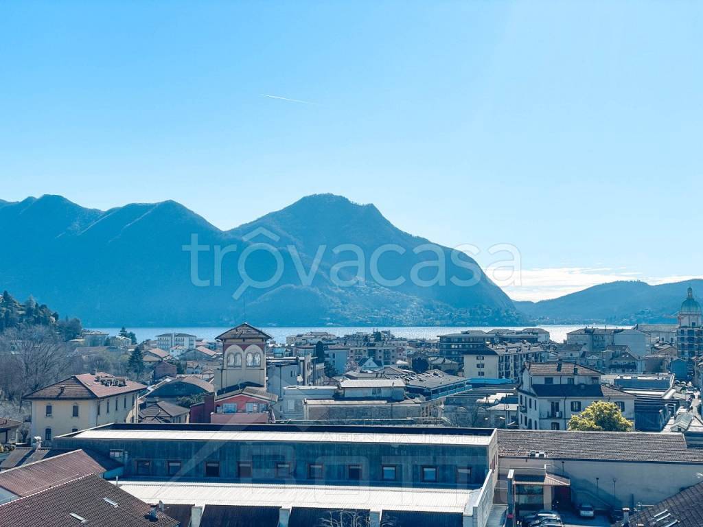 appartamento in vendita a Verbania in zona Intra