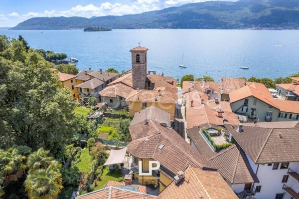 appartamento in vendita a Verbania in zona Suna