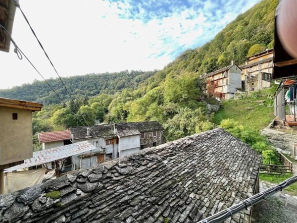 casa indipendente in vendita a Verbania