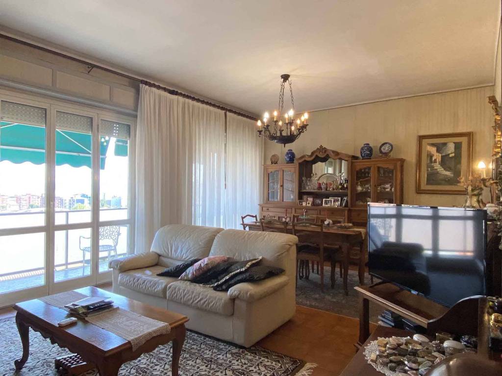 appartamento in vendita a Verbania in zona Intra