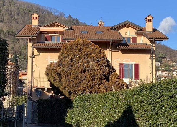 appartamento in vendita a Verbania in zona Suna