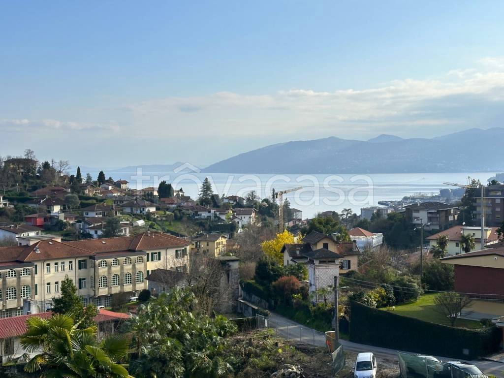 appartamento in vendita a Verbania in zona Intra
