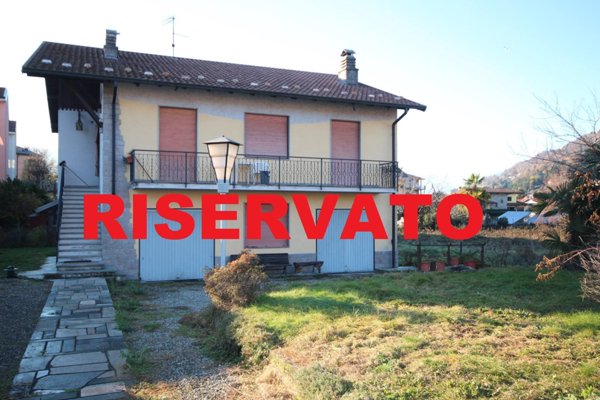 casa indipendente in vendita a Verbania in zona Pallanza