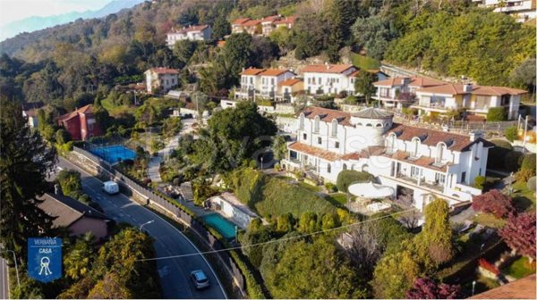 casa indipendente in vendita a Verbania in zona Suna