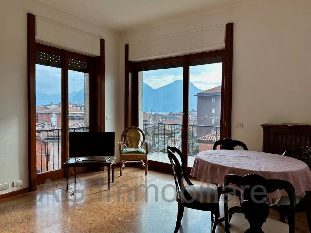 appartamento in vendita a Verbania in zona Intra