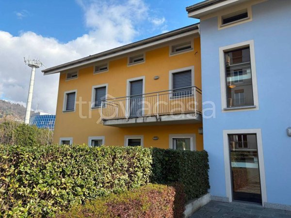 appartamento in vendita a Verbania in zona Suna
