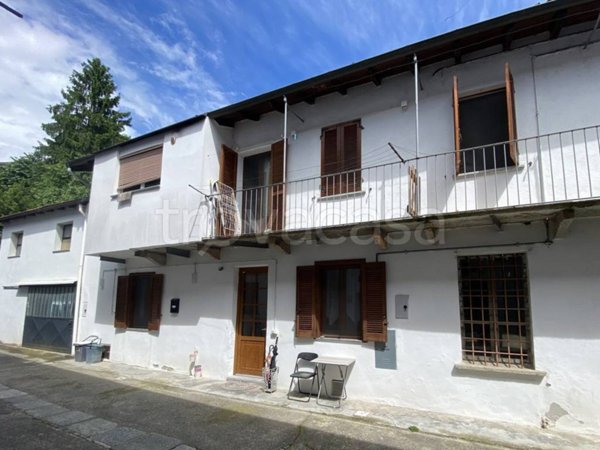 casa indipendente in vendita a Verbania in zona Intra