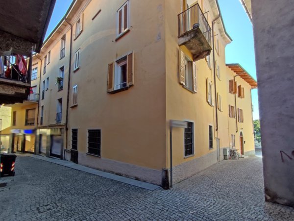 negozio in vendita a Verbania in zona Intra