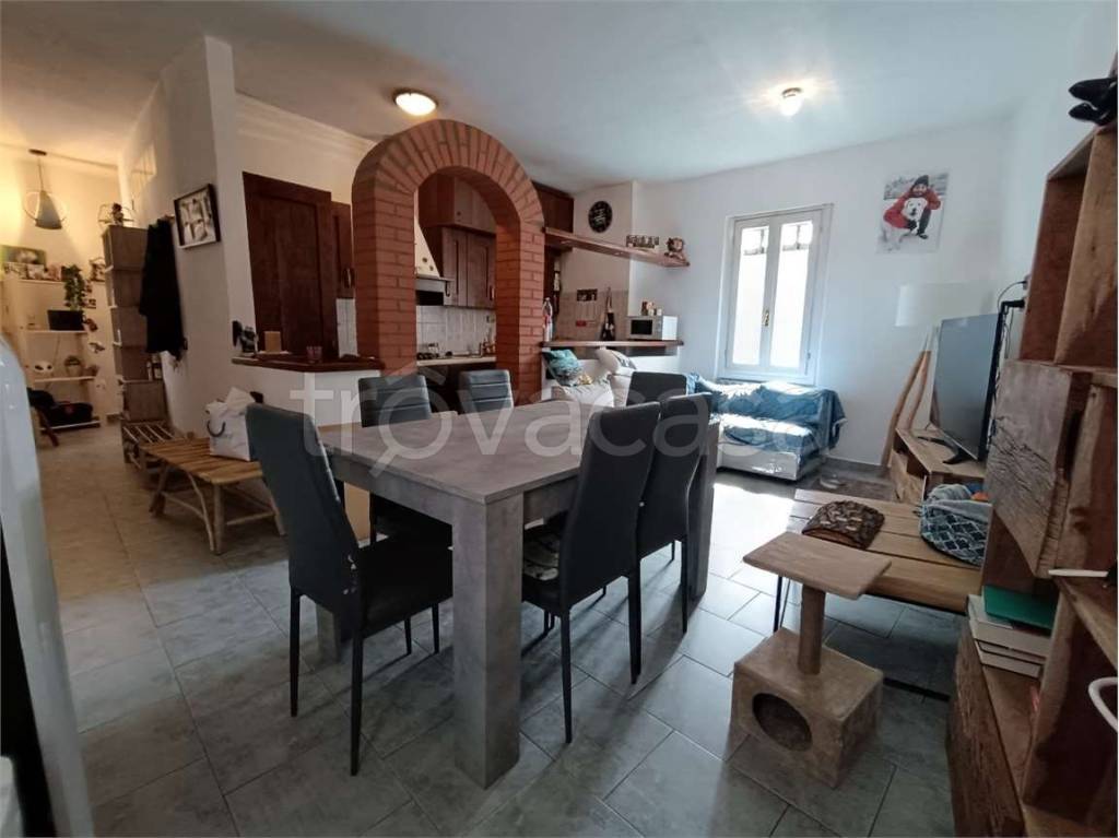 appartamento in vendita a Verbania in zona Intra