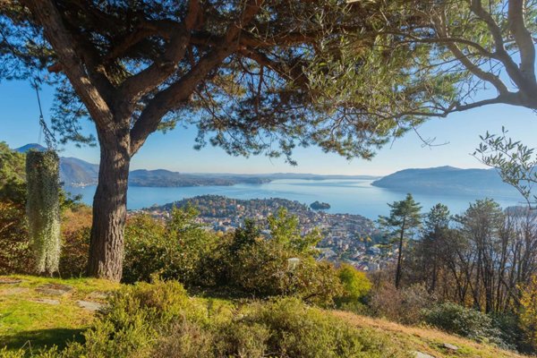 casa indipendente in vendita a Verbania in zona Monterosso