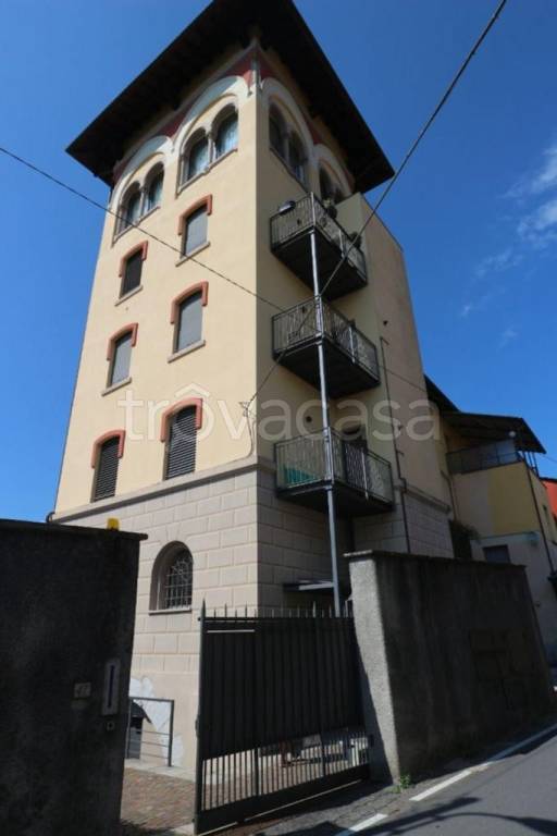 appartamento in vendita a Verbania in zona Intra