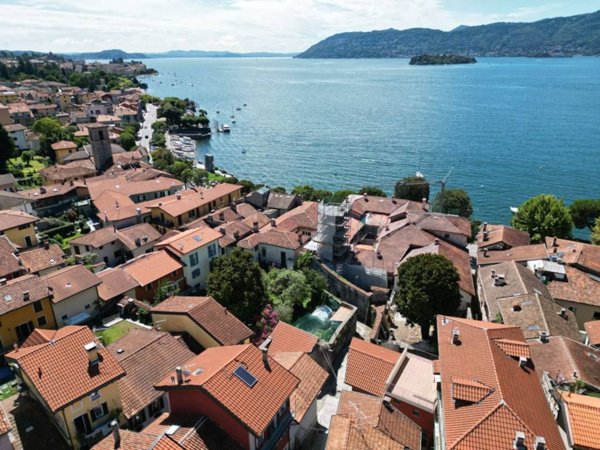 casa indipendente in vendita a Verbania in zona Suna