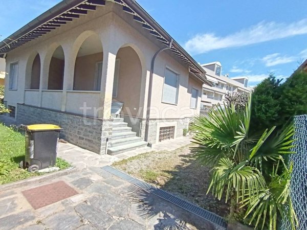 casa indipendente in vendita a Verbania in zona Intra