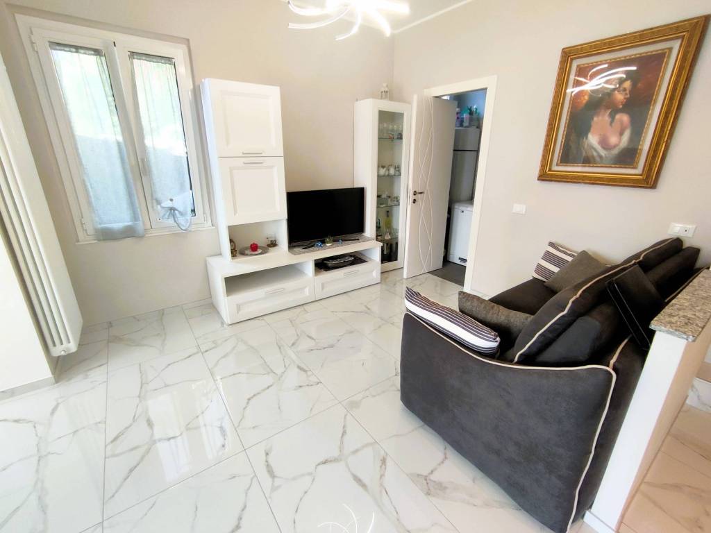 casa indipendente in vendita a Verbania in zona Fondotoce