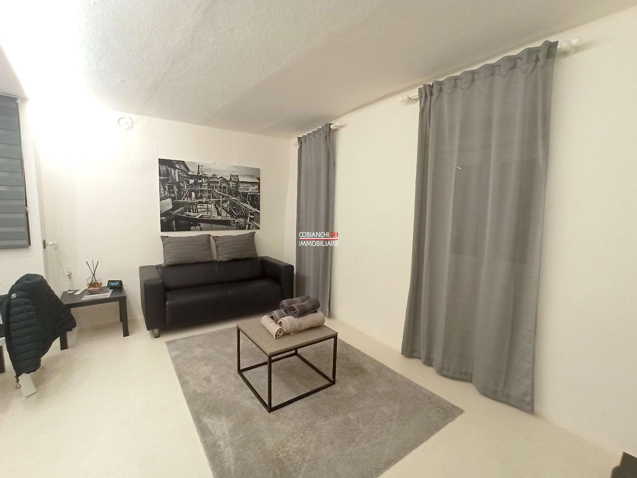 appartamento in vendita a Verbania in zona Suna