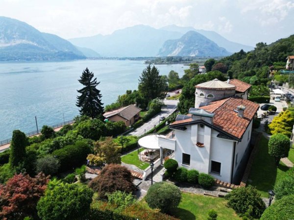 casa indipendente in vendita a Verbania in zona Suna