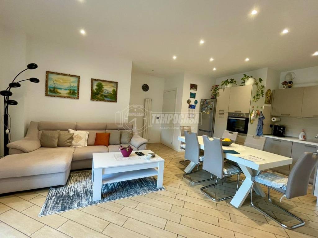 appartamento in vendita a Verbania in zona Intra