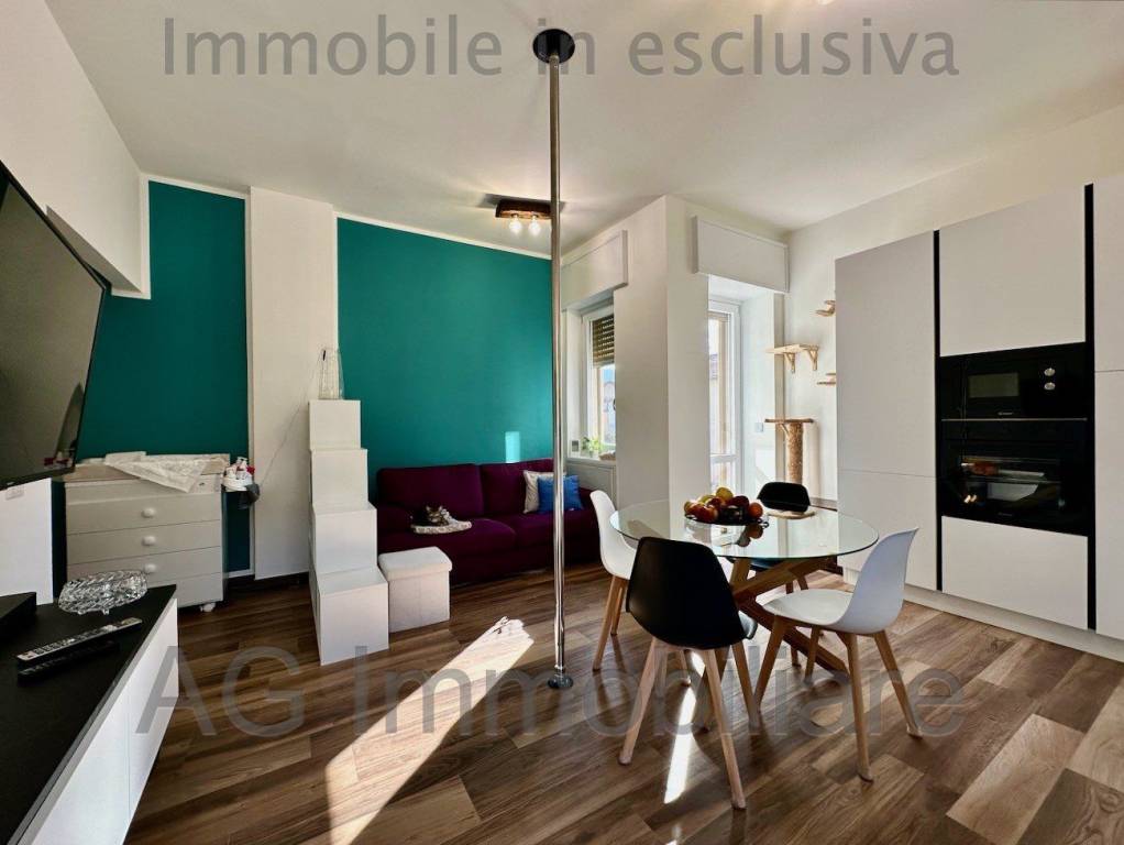 appartamento in vendita a Verbania in zona Suna