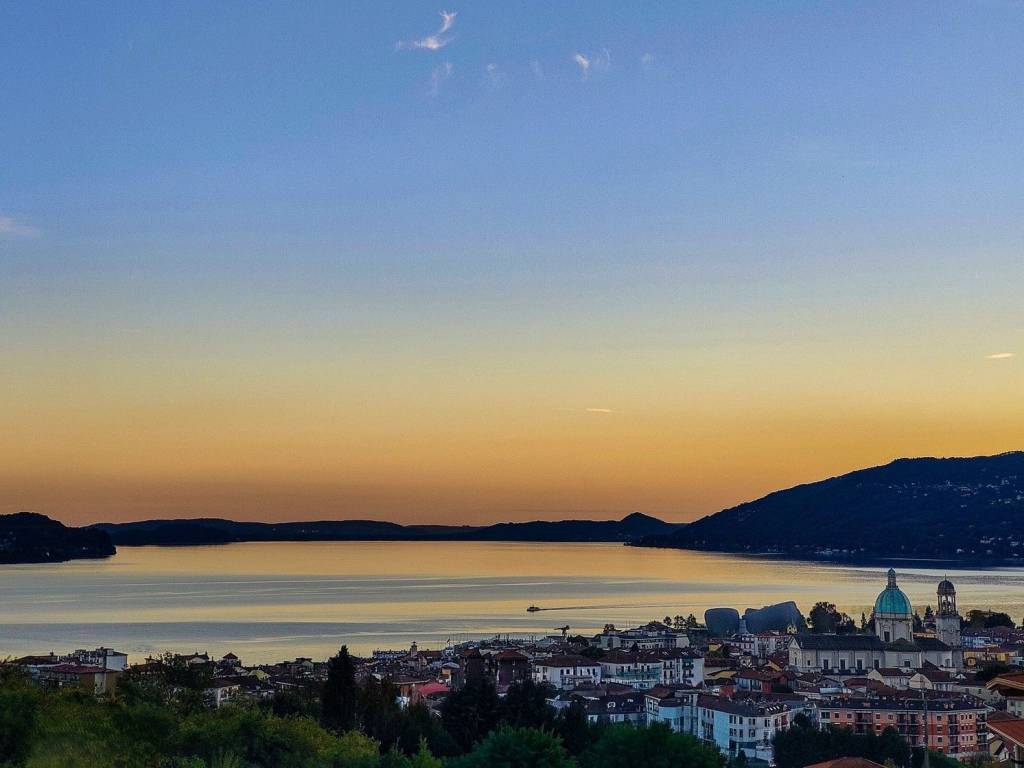 casa indipendente in vendita a Verbania in zona Zoverallo