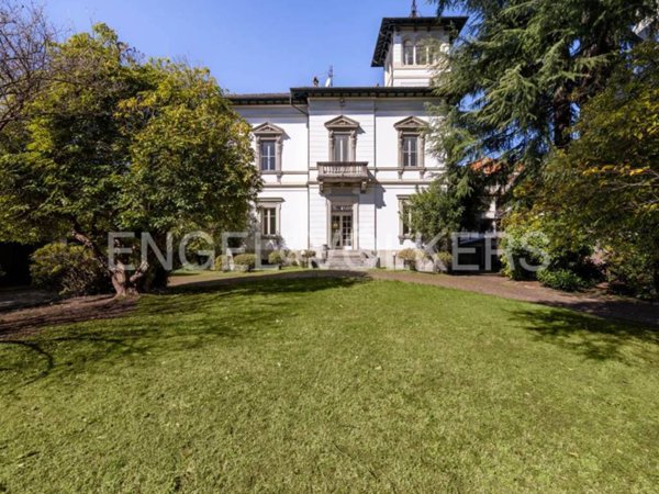 casa indipendente in vendita a Verbania in zona Pallanza