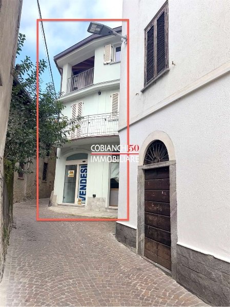 casa indipendente in vendita a Verbania in zona Intra