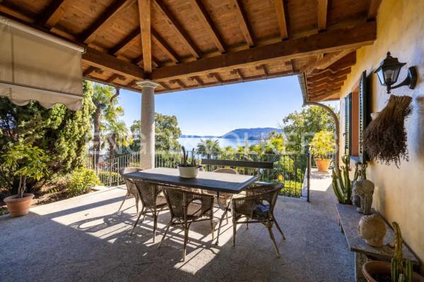 casa indipendente in vendita a Verbania in zona Suna