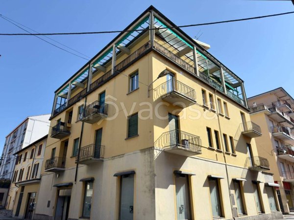 appartamento in vendita a Verbania in zona Intra