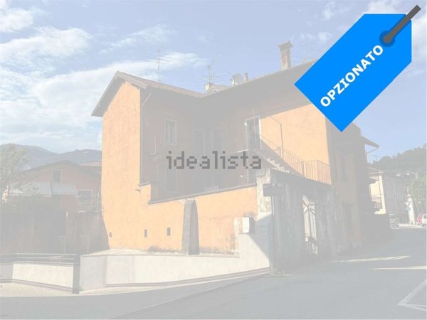 appartamento in vendita a Verbania in zona Trobaso