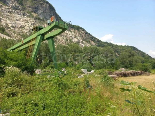 capannone in vendita a Verbania in zona Fondotoce