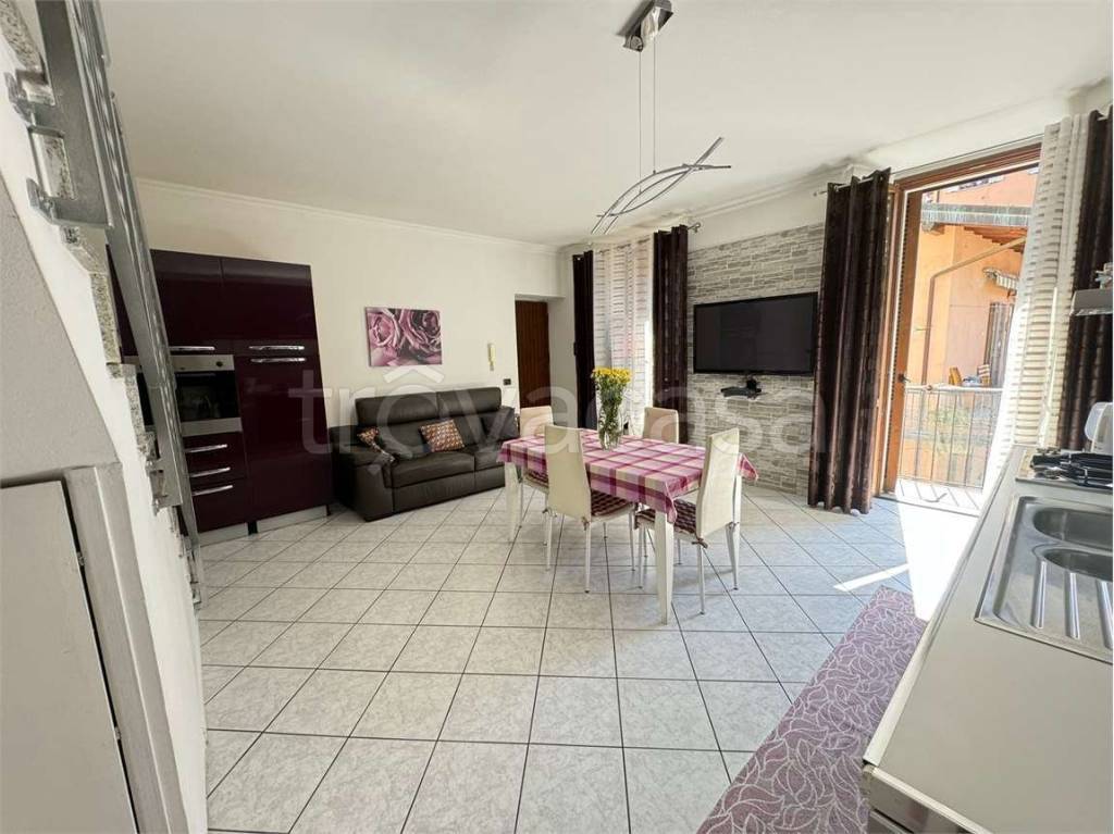 appartamento in vendita a Verbania in zona Intra